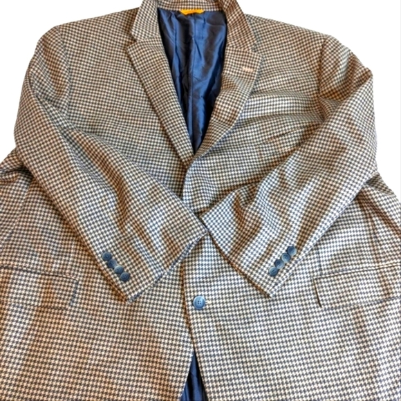 Hickey Freeman (Loro Piana) Houndstooth Men's Blazer... See Measurements - Picture 2 of 13